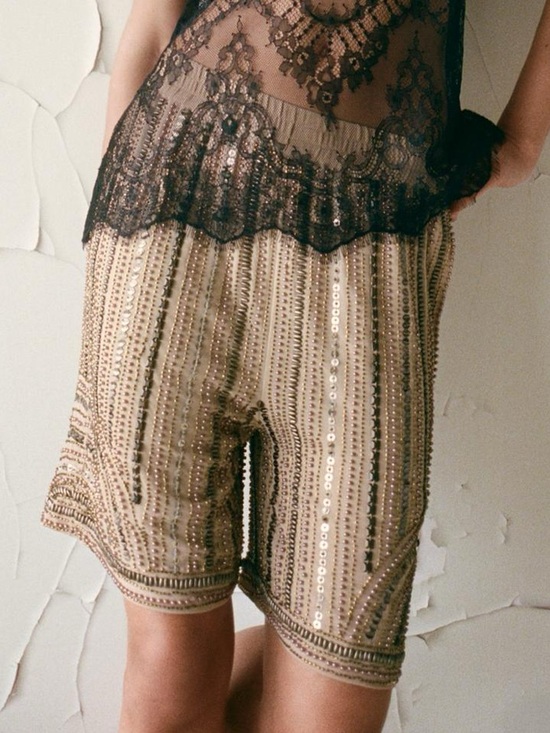 Zara Pants - BEADED SEQUIN SHORTS BEIGE 6895/916/710
Zara Tan Embellished Sequin Bermuda